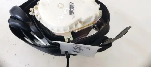 Ford Focus Front seatbelt 33032388g 051105