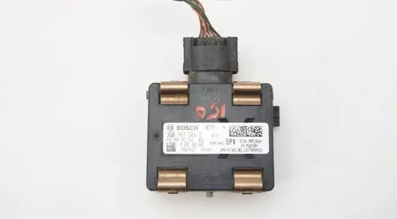 Volkswagen PASSAT B8 Distronic sensor radar 3Q0907566E 0203301335
