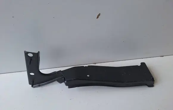 Audi A5 8T 8F Fender mounting bracket 8T0821136G