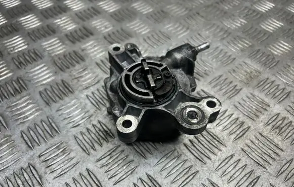 Ford Focus C-MAX Vacuum pump D1651B