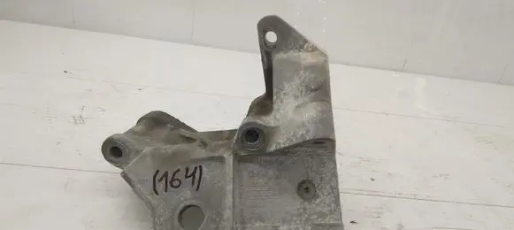 Volvo XC70 Engine mounting bracket 6G92GP096FC