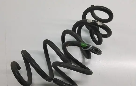 Nissan X-Trail T32 Rear coil spring 550204BD0A