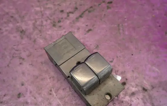 Nissan Micra Quarter vent window switch 