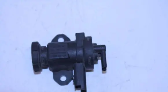 Renault Scenic III - Grand scenic III Turbo solenoid valve 9635704380 0928400414