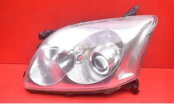 Toyota Avensis Verso Headlight/headlamp