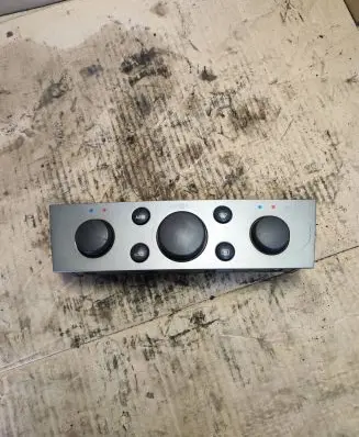 Opel Signum Air conditioning/heating control unit 13138196 9560002 ECC3200