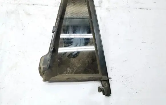Ford Mondeo Mk III Rear vent window glass 