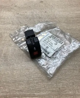 Opel Corsa B Hazard light switch 9138046 6240141 09164442