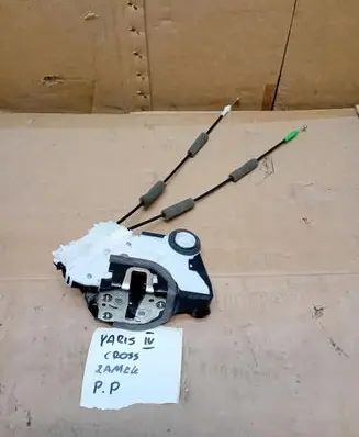 Toyota Yaris XP210 Front door lock