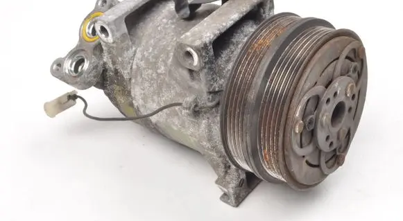 Volvo V50 Air conditioning (A/C) compressor (pump) 30761390
