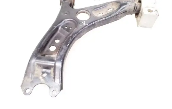 Volkswagen Tiguan Front lower control arm/wishbone 0923L