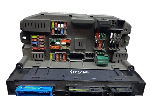 BMW X6 E71 Fuse module 6931690