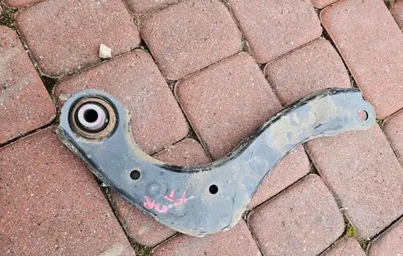 Toyota C-HR I Rear control arm 91TYS