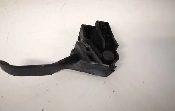 Volkswagen PASSAT B5.5 Engine bonnet (hood) release handle 3B1823533