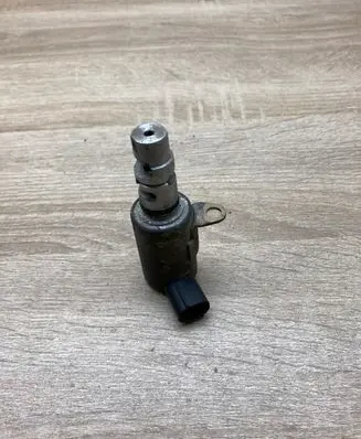 Mitsubishi Eclipse Camshaft vanos timing valve K5T45592