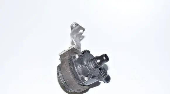 BMW X5 F15 Electric auxiliary coolant/water pump 7643949