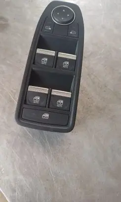 Renault Captur II Electric window control switch 254107080R