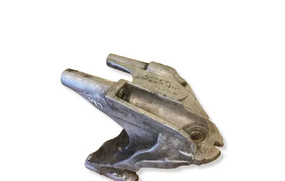 Volkswagen Touareg I Engine mounting bracket 070199308A