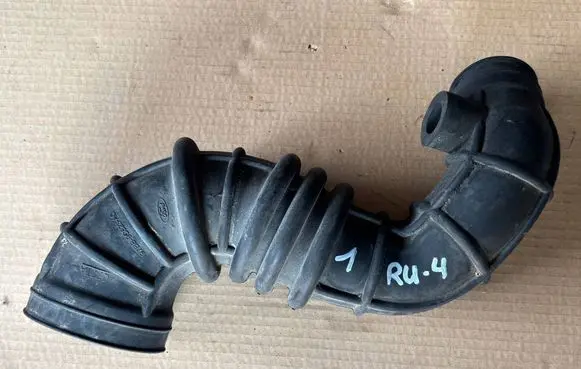 Air intake hose/pipe