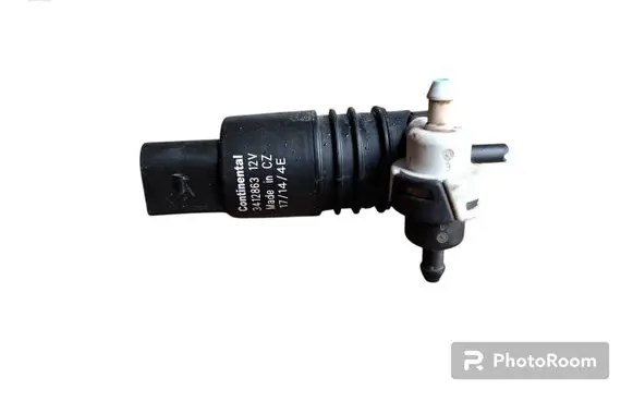 Honda CR-V Windscreen/windshield washer pump 3412863