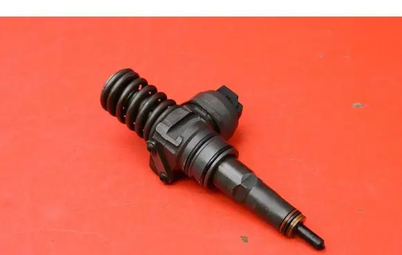 Volkswagen PASSAT B6 Fuel injector 038130073AG
