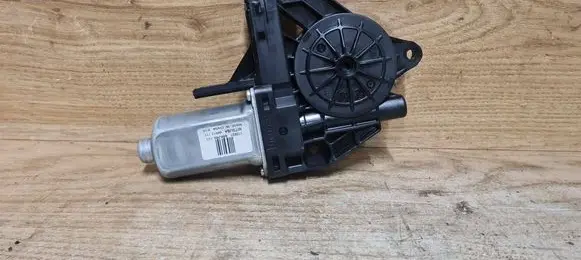 Volvo XC60 Front door window regulator motor 966269102