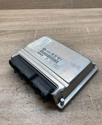 Audi A4 S4 B5 8D Engine control unit/module ECU 8D0907558B 0261204774 VAG
