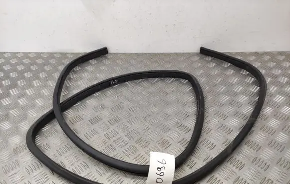 Nissan X-Trail T32 Rubber seal rear door 