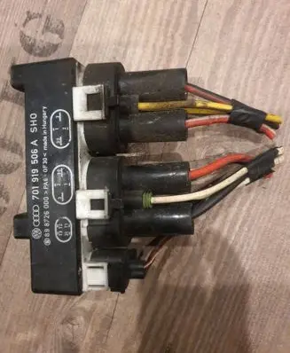 Volkswagen Multivan T4 Coolant fan relay 898726000 701919506A
