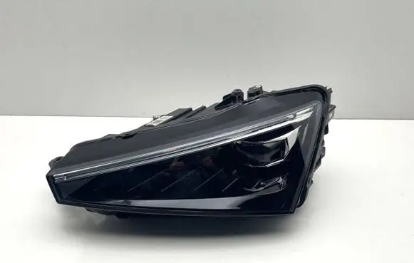 Skoda Scala Headlight/headlamp 657941015A