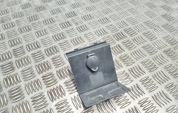 Toyota RAV 4 (XA30) 12 V Socket (front) 5891542010