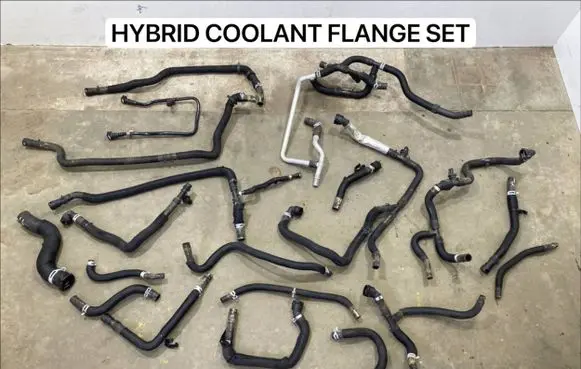 Chrysler Pacifica Engine coolant pipe/hose