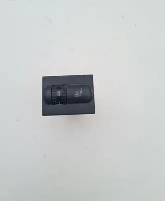 Skoda Fabia Mk1 (6Y) Seat heating switch 6Y0963563A 6Y0963563
