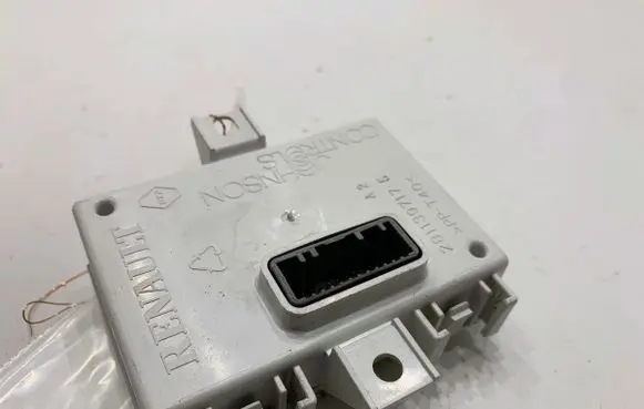 Renault Clio IV Other control units/modules 283468105R