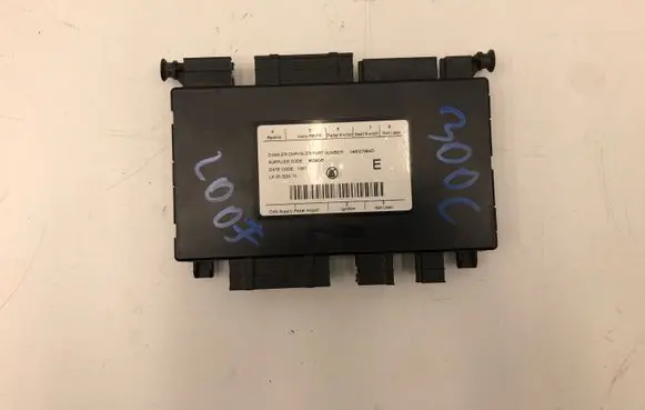 Chrysler 300 - 300C Seat control module 04602799AD