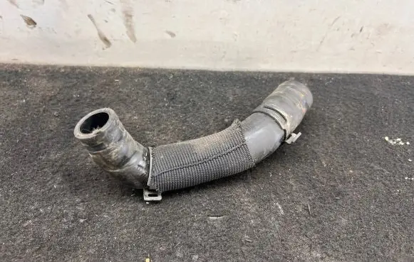 Audi A6 S6 C7 4G Engine coolant pipe/hose 04L122157BE