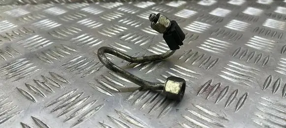 Skoda Rapid (NH) Fuel injector supply line/pipe 