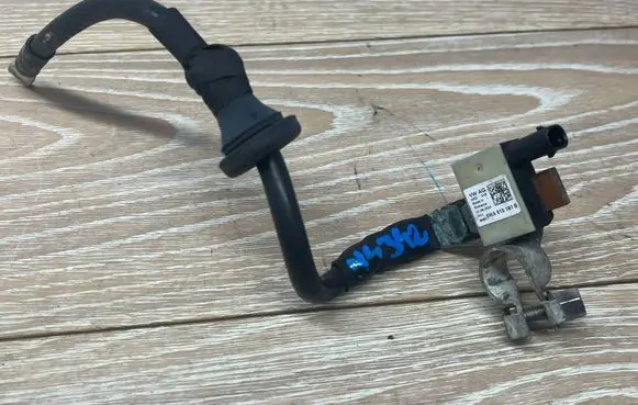 Volkswagen Golf VIII Negative earth cable (battery) 5wa915181b
