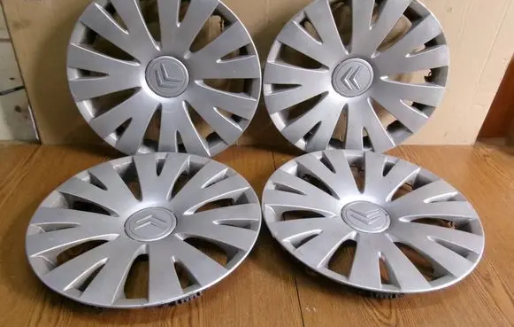 Citroen Berlingo R15 wheel hub/cap/trim 9657791880 9657791980
