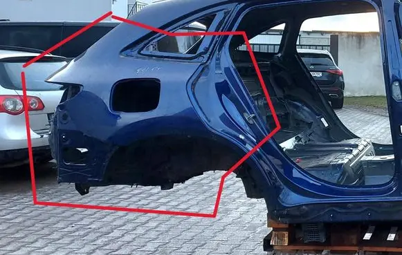 Mercedes-Benz EQC Rear quarter panel 
