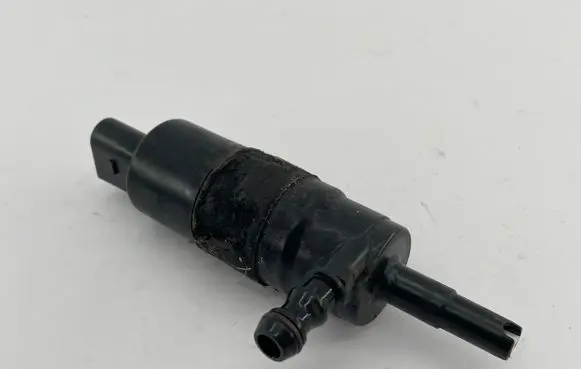 Audi A6 S6 C6 4F Headlight washer pump 3B7955681