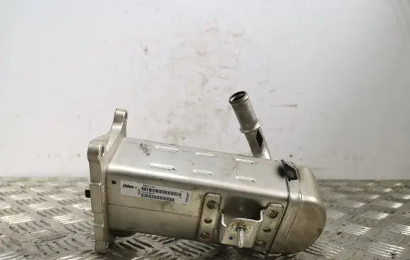 Ford Kuga II EGR valve cooler V29004027