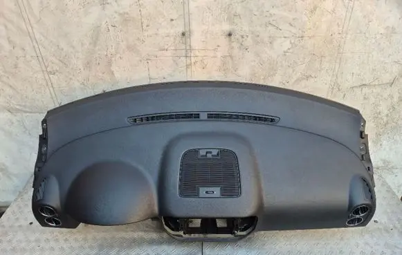 Volkswagen Golf Plus Dashboard 5M1858296D 5M1858296 5M1858295
