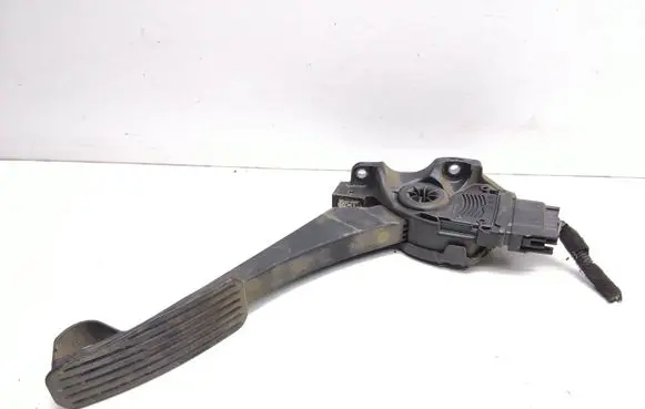 Volvo V70 Accelerator throttle pedal 30715175 6PV00954800