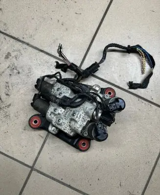 BMW 5 GT F07 Air suspension compressor 6775258
