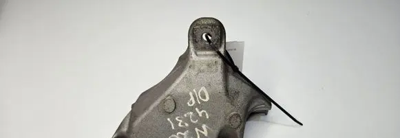 BMW 4 F36 Gran coupe Engine mounting bracket 6788610