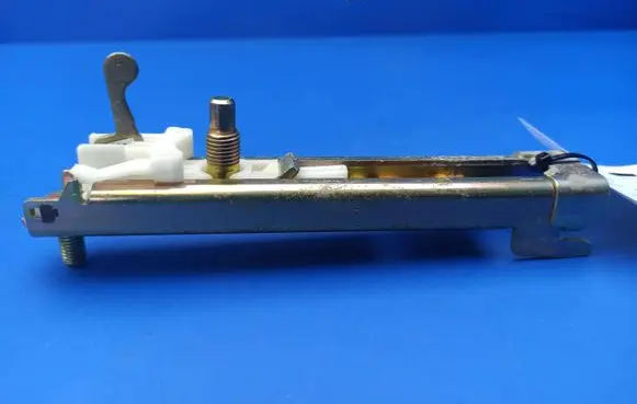 Mercedes-Benz ML W163 Seat belt adjustment motor A1638600188 33008414 33008708