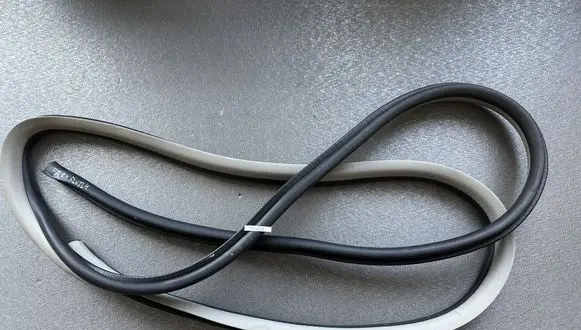 Nissan Patrol Y61 Front door rubber seal 76921VC700