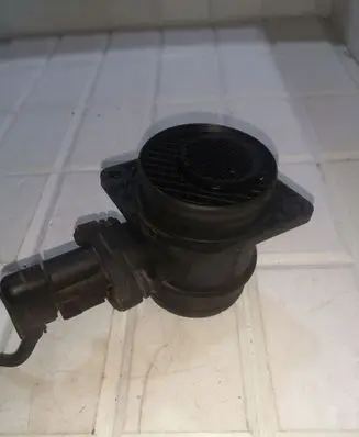 Skoda Octavia Mk2 (1Z) Mass air flow meter 0281002531 038906461B