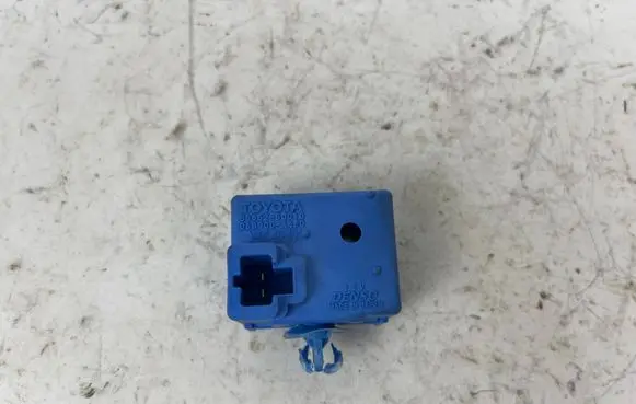 Toyota Mirai Horn buzzer relay 8665250010